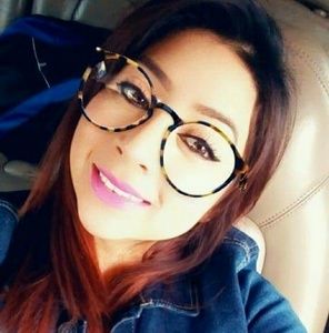 Meet your Posher, Elizabeth